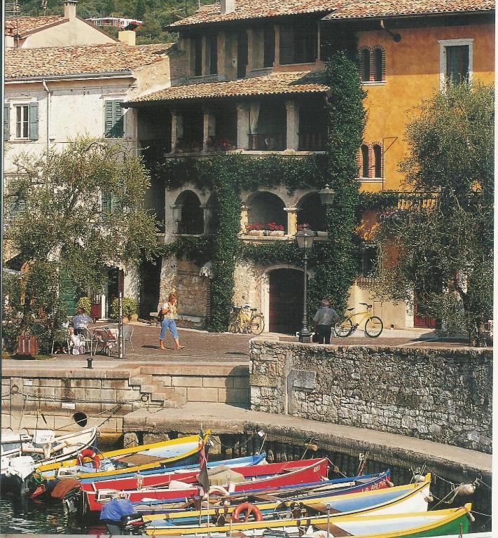Hotel Eden Torri Del Benaco Exterior photo