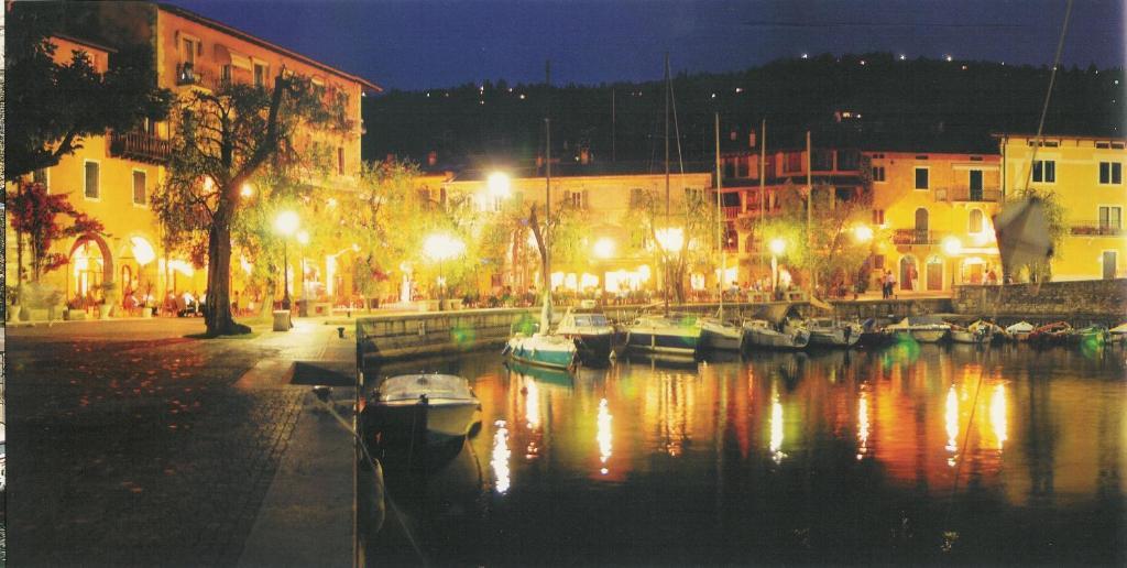 Hotel Eden Torri Del Benaco Exterior photo